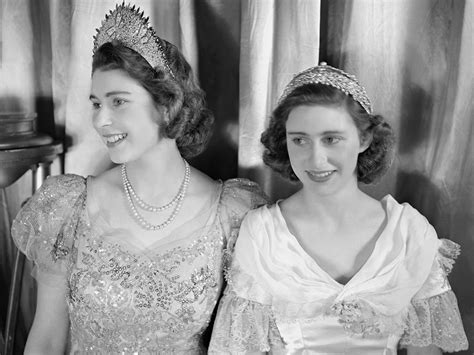 queen elizabeth sister princess margaret